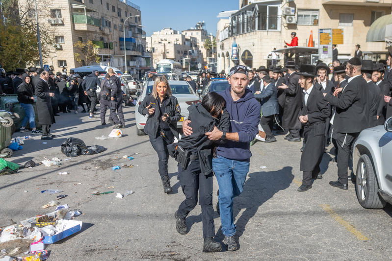 13 שוטרים נפצעו, לפחות 4 חרדים עצורים: שעות של עימותים סוערים וחריגים בירושלים | רגע אחרי רגע