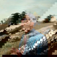 שר-שלום מהצרי משיק סינגל בכורה מרגש: “להתגלות"