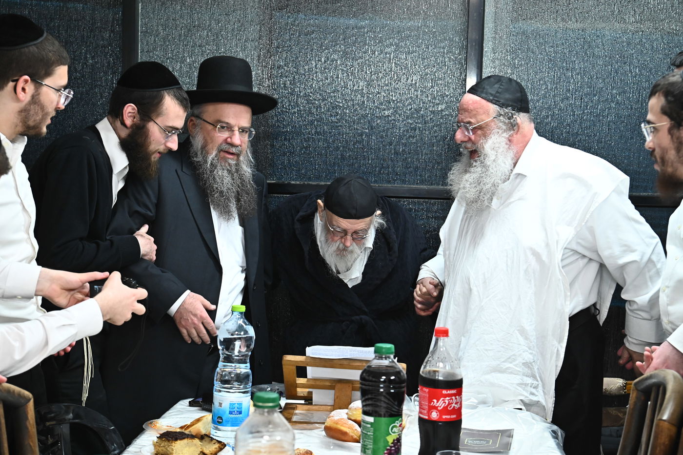 מסיבת חנוכה אצל הגר"מ גריינמן