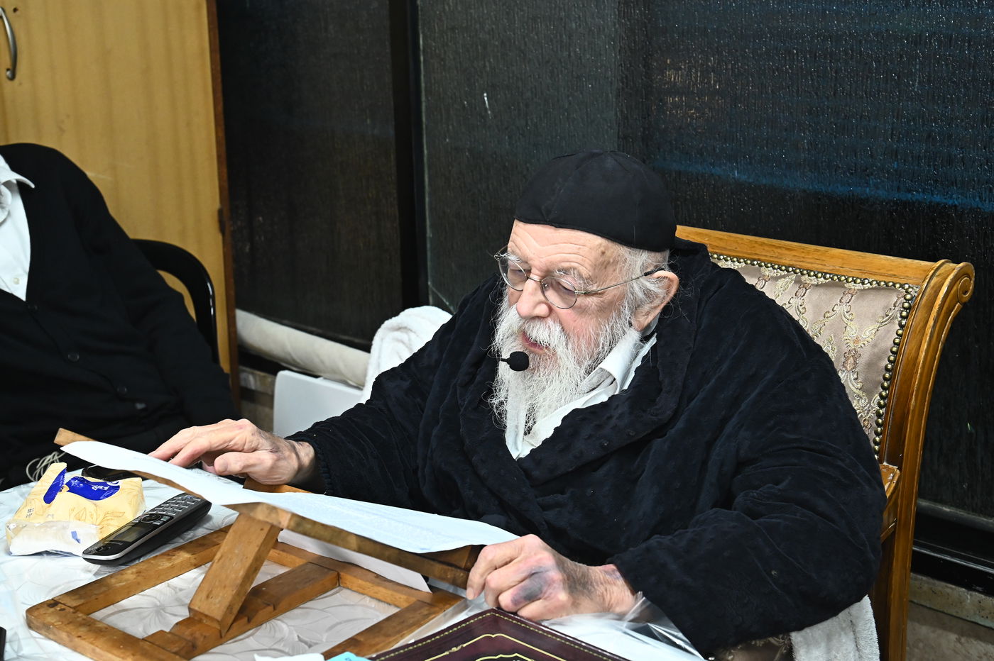 מסיבת חנוכה אצל הגר"מ גריינמן