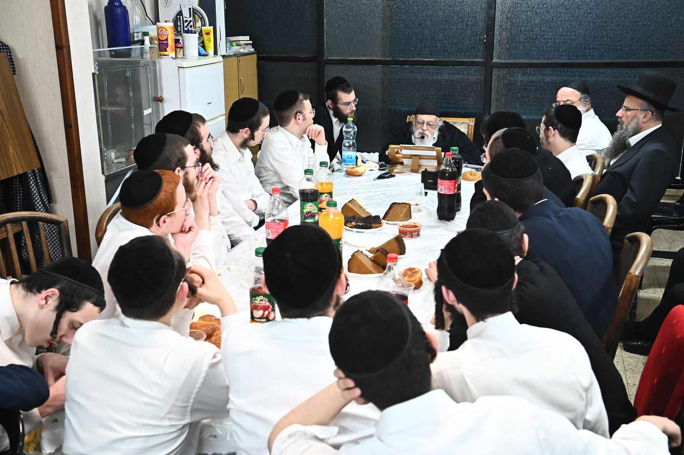 מסיבת חנוכה אצל הגר"מ גריינמן