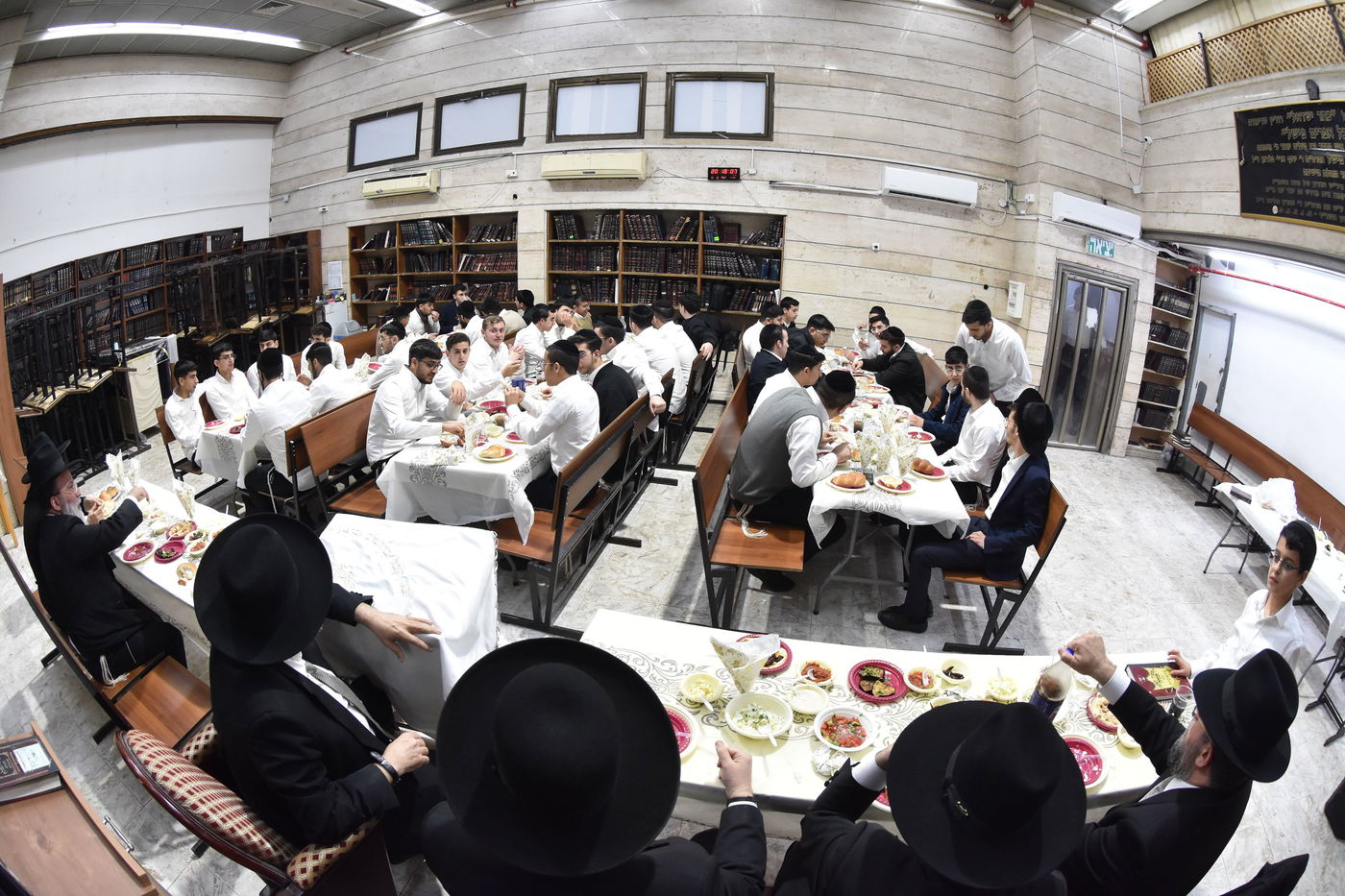 מסיבת חנוכה בישיבת תורת דוד