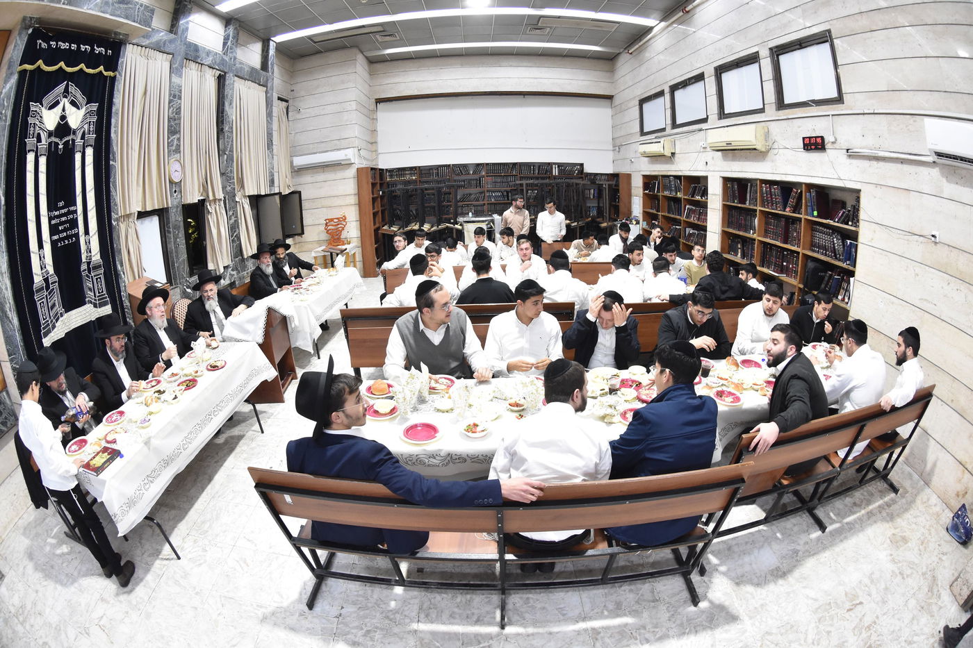 מסיבת חנוכה בישיבת תורת דוד