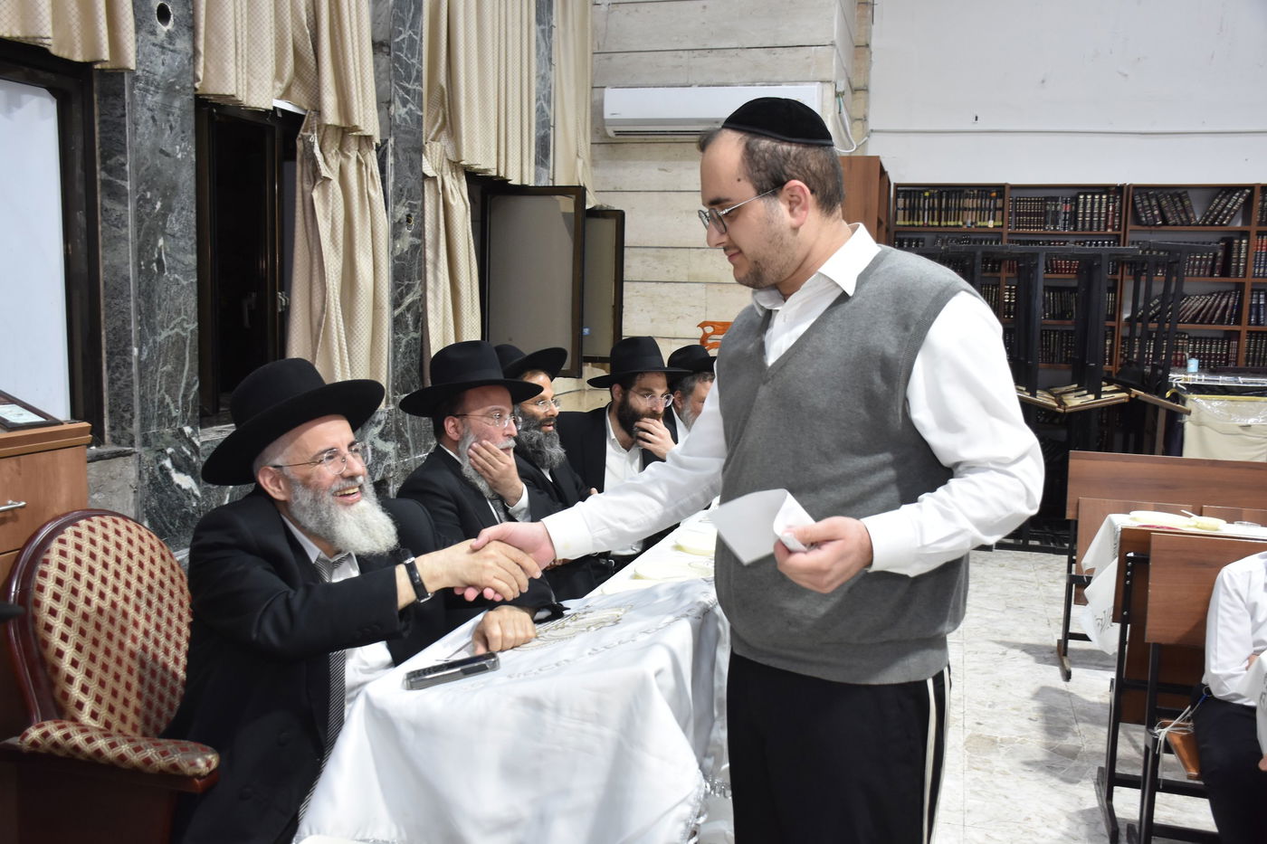 מסיבת חנוכה בישיבת תורת דוד