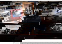 לאן נעלמה התמונה של טראמפ? משרד המשפטים פרסם מסמך מתיק אפשטיין - ומחק מיד