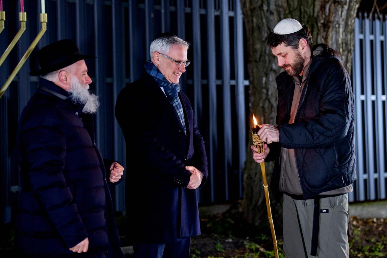 הדלקת נרות חנוכה בקייב