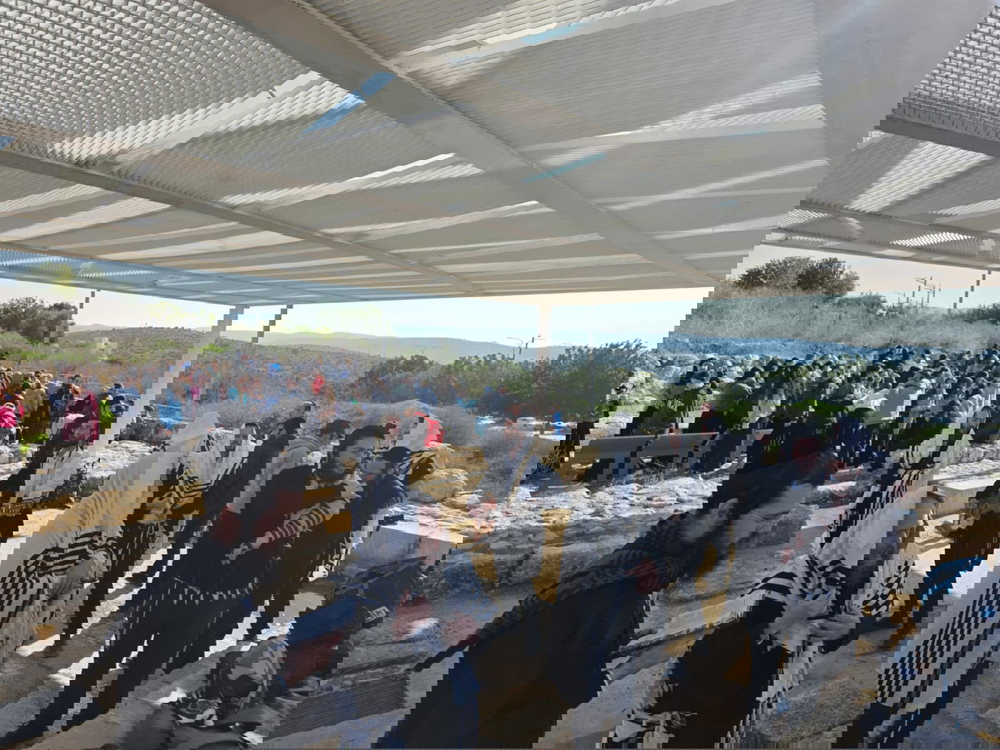 חנוכה בבית הכנסת העתיק אום אל-עומדן שבמודיעין