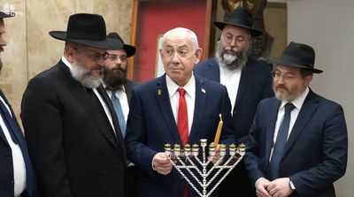 נתניהו בחר בחב"דניקים להדלקת נר שמיני של חנוכה, והדגיש: "בזמן הזה!"