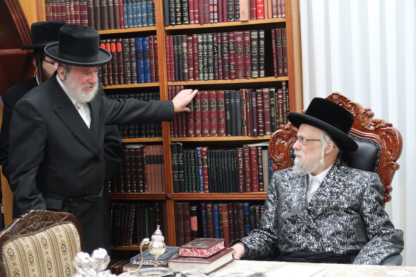 מקהלת הילדים אצל האדמו"ר מסערט ויז'ניץ