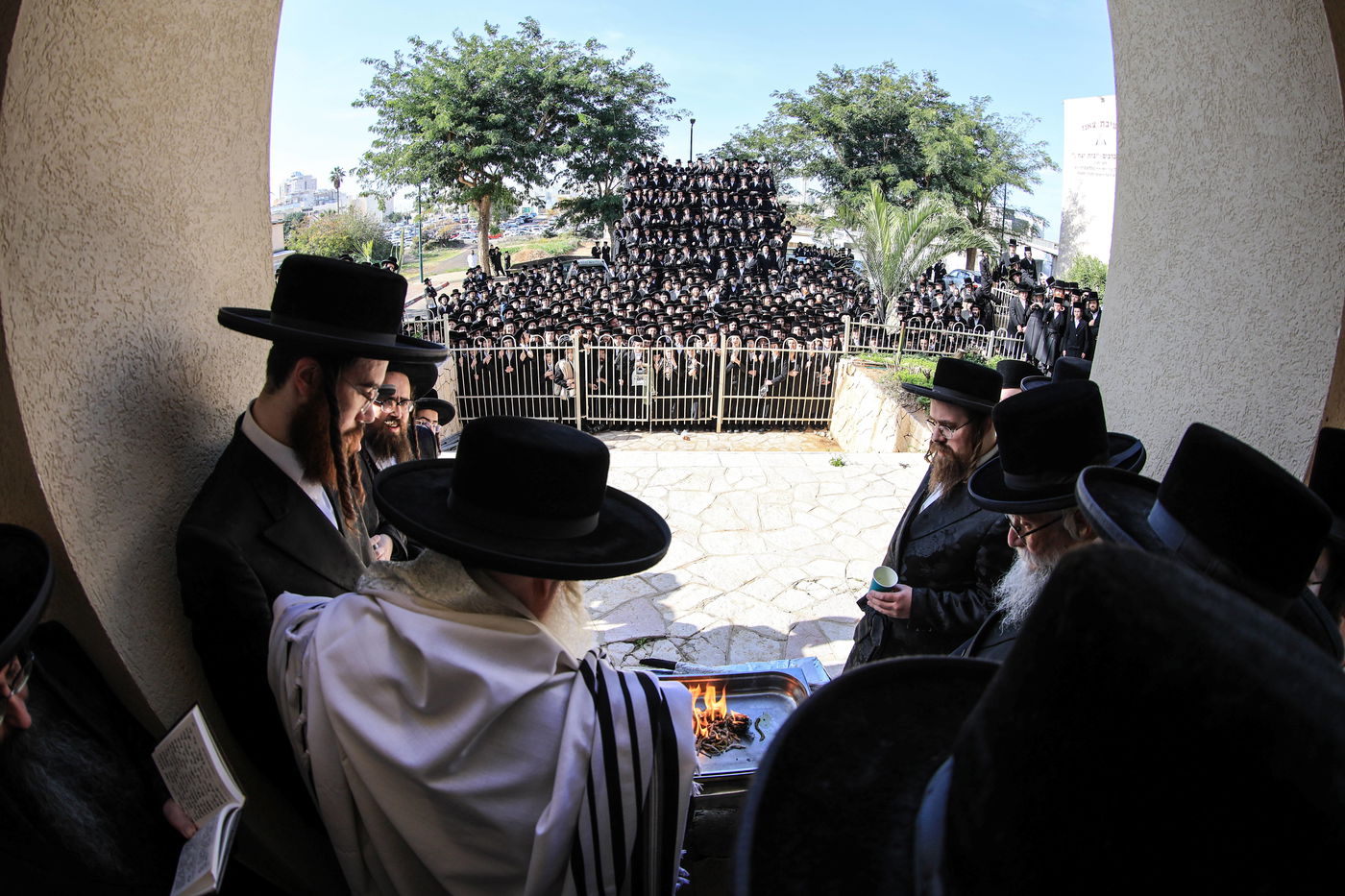 מעמד שריפת הפתילות בצאנז