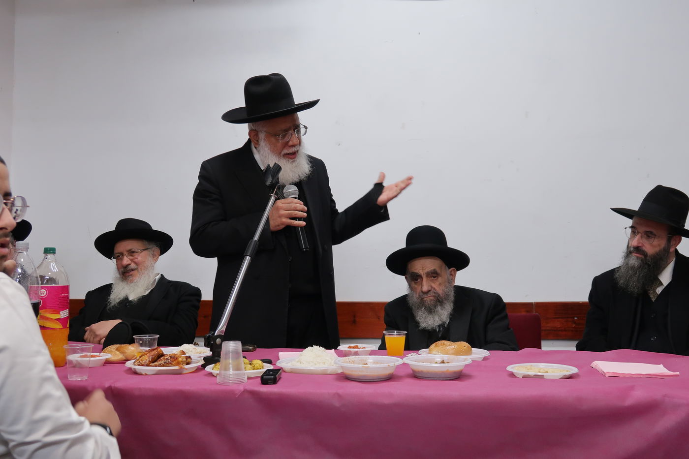 חנוכה אצל הגאון רבי משה צדקה