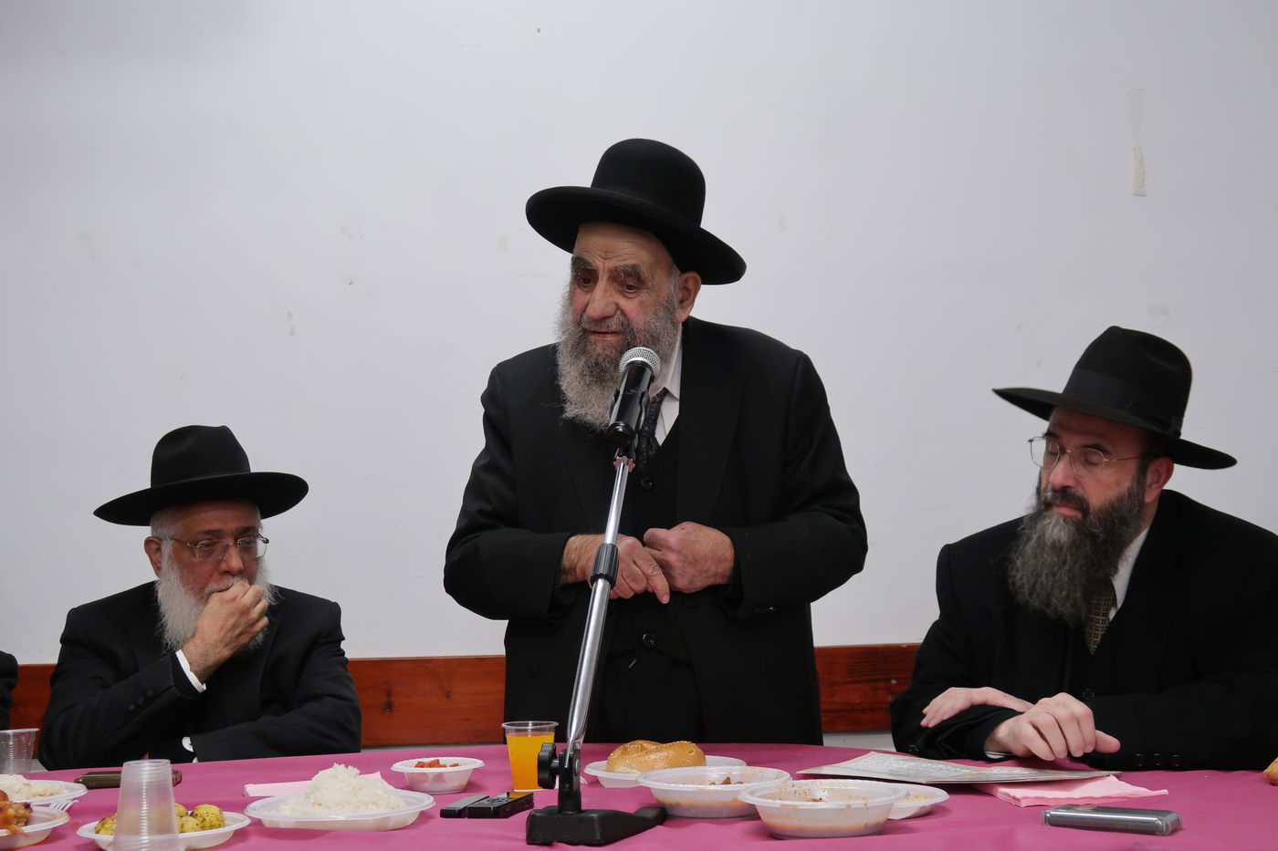 חנוכה אצל הגאון רבי משה צדקה