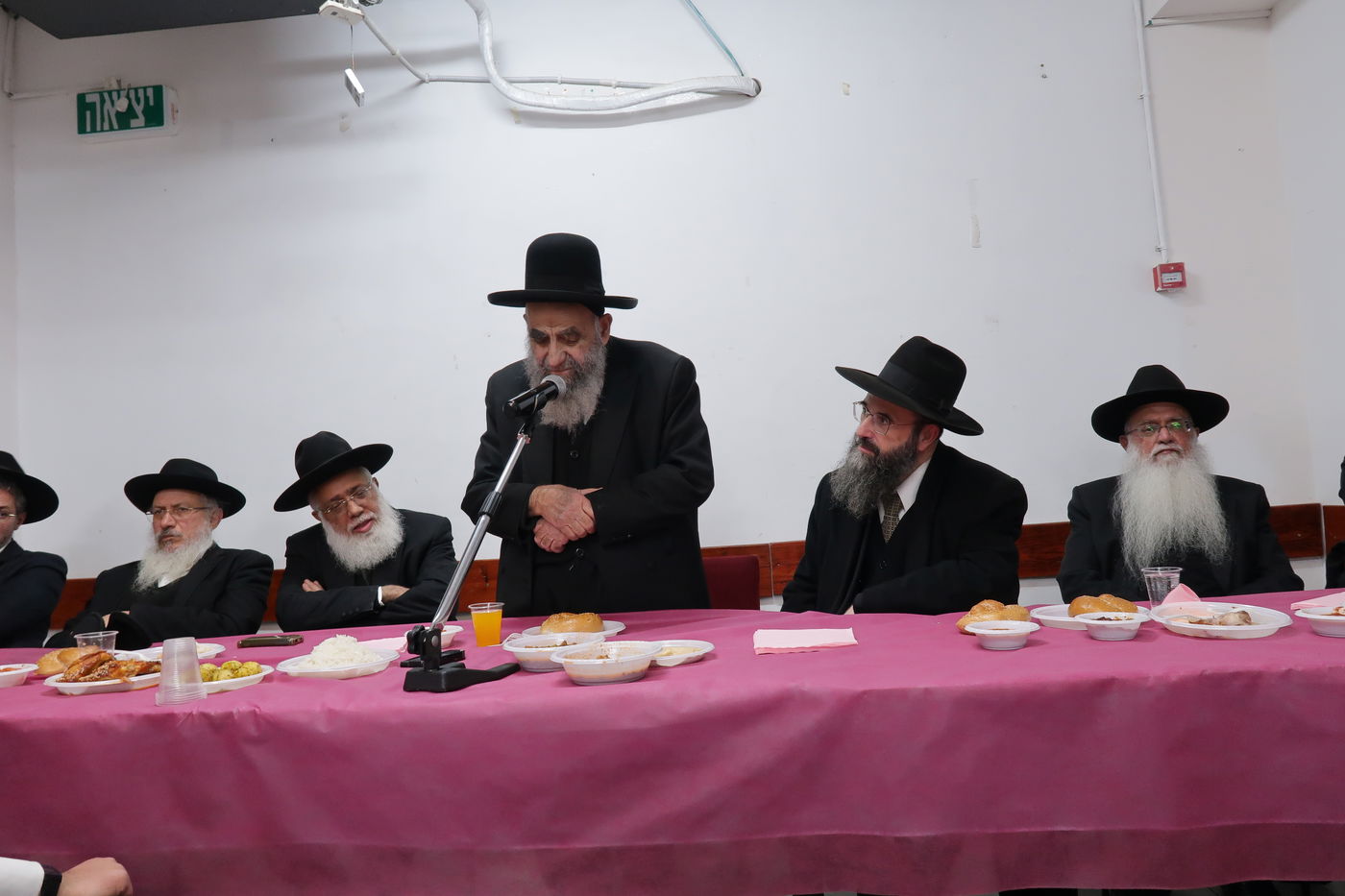 חנוכה אצל הגאון רבי משה צדקה