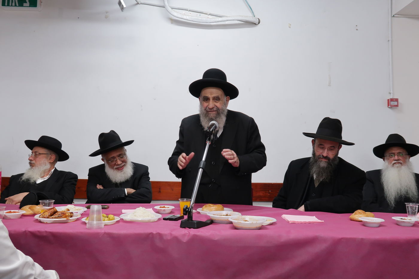 חנוכה אצל הגאון רבי משה צדקה