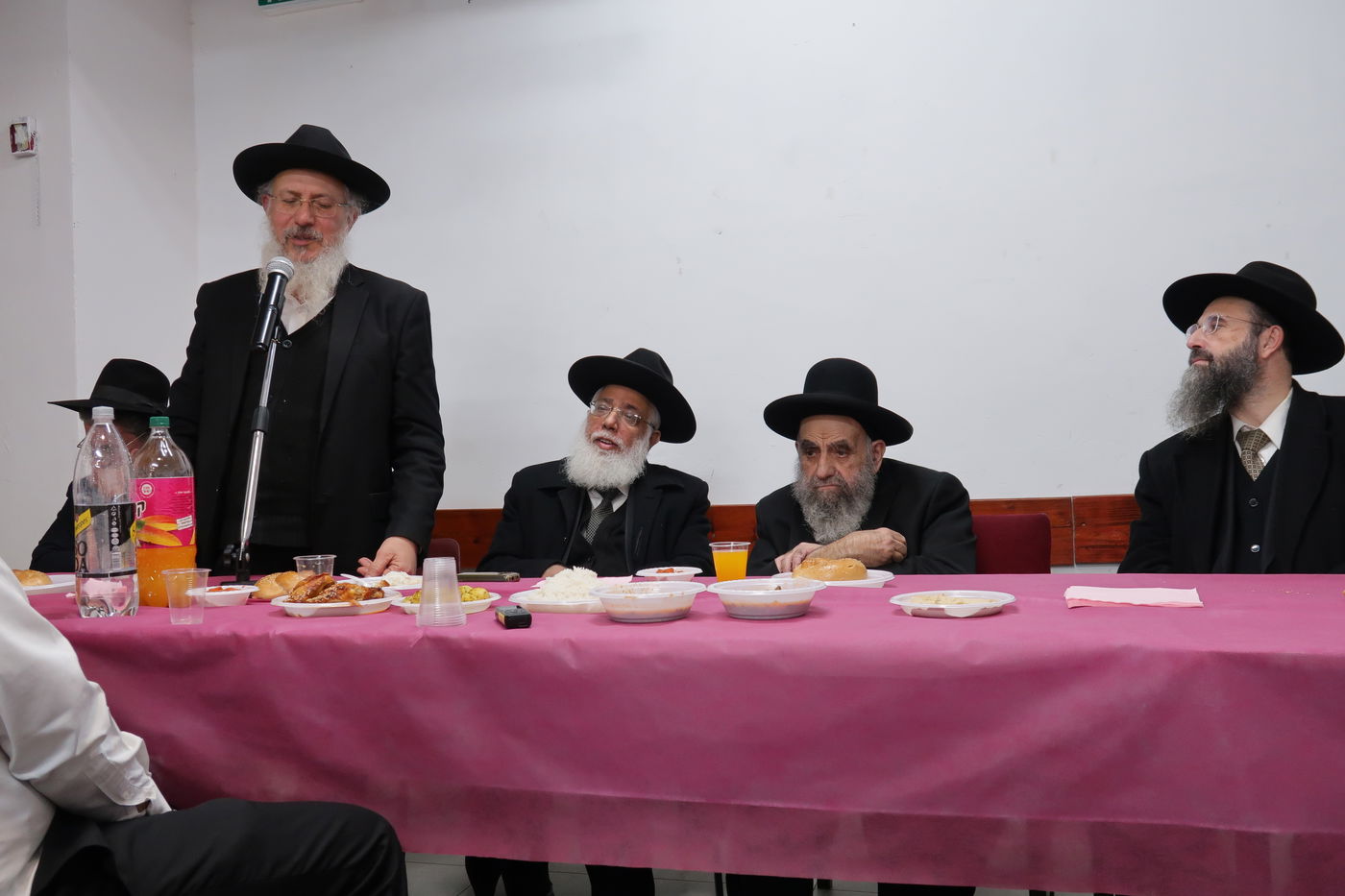 חנוכה אצל הגאון רבי משה צדקה