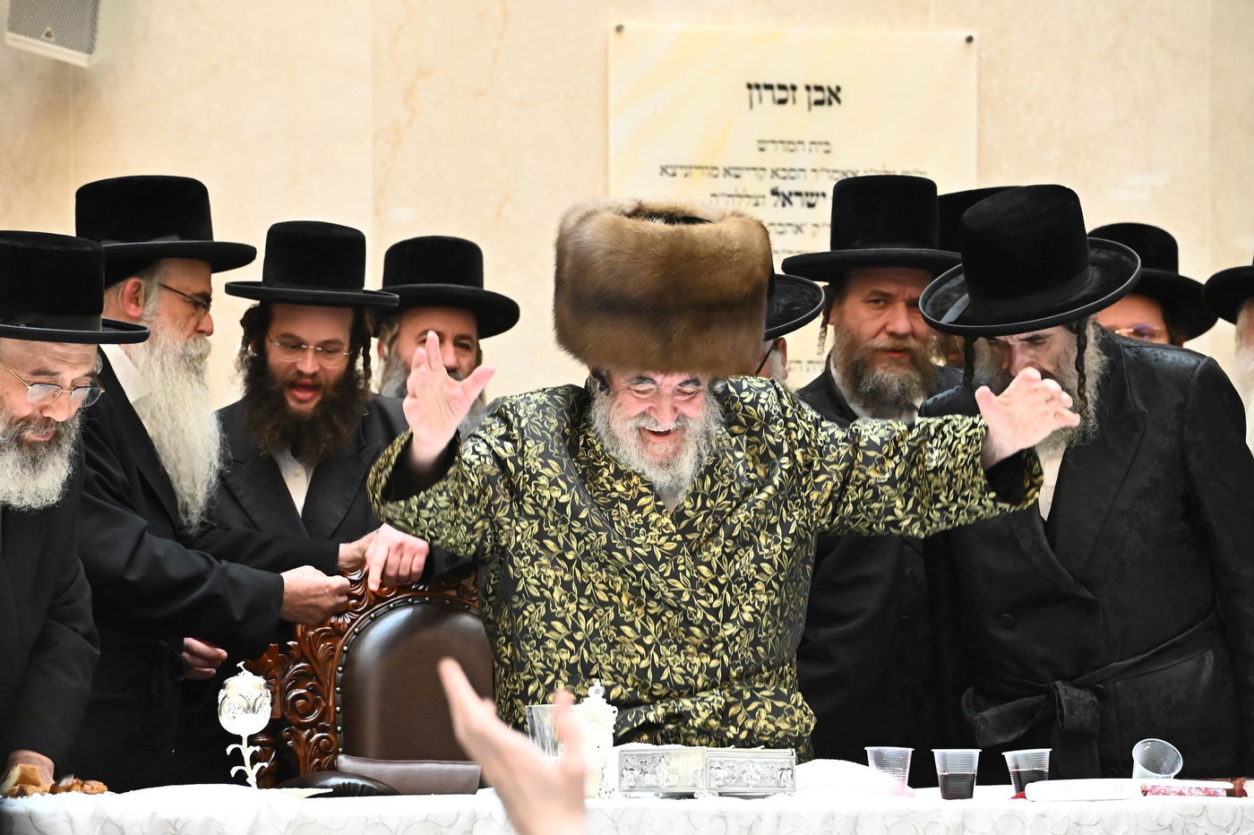 זאת חנוכה בחצה"ק ויז'ניץ