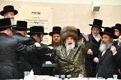 זאת חנוכה בחצה"ק ויז'ניץ