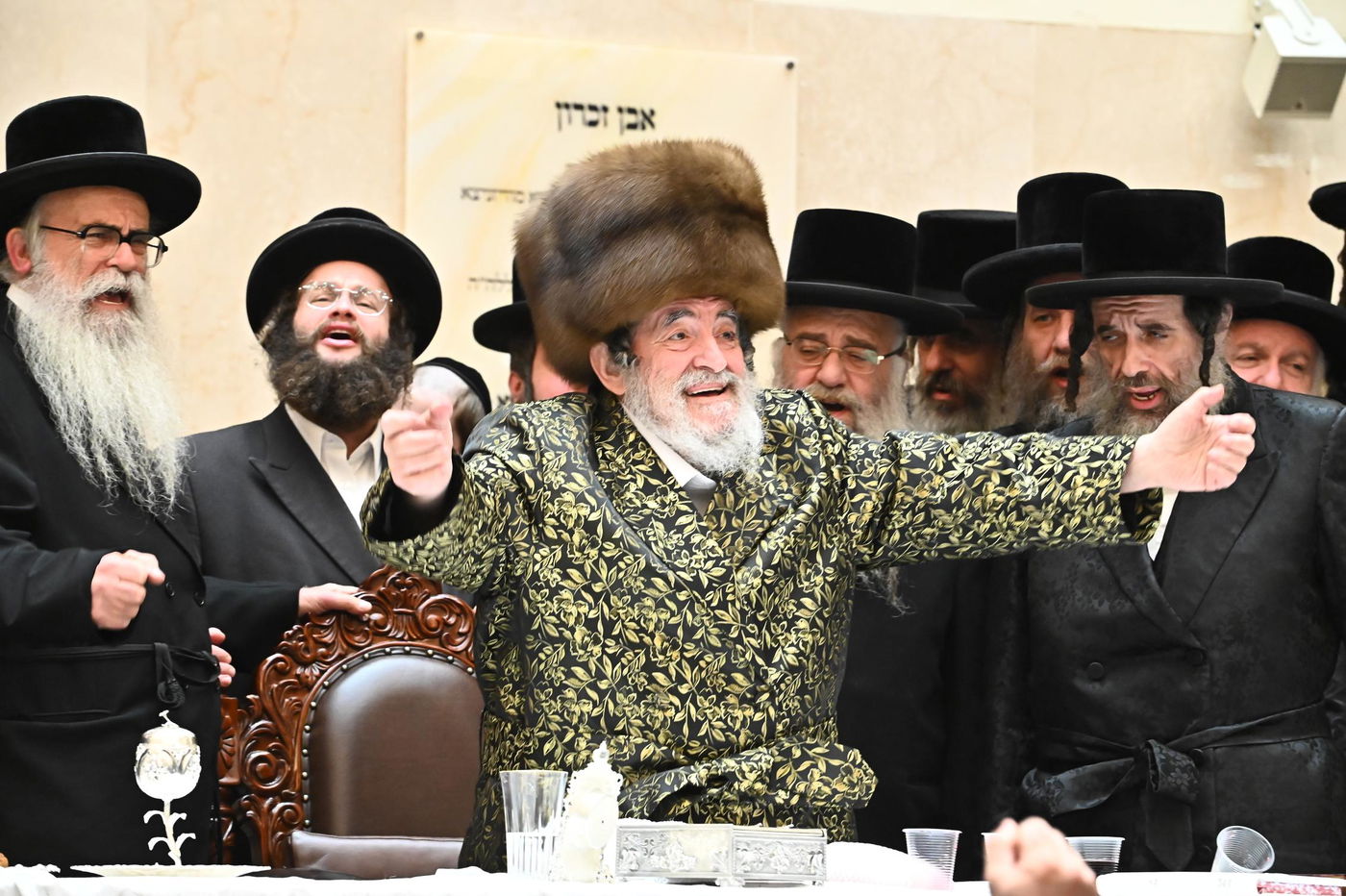 זאת חנוכה בחצה"ק ויז'ניץ