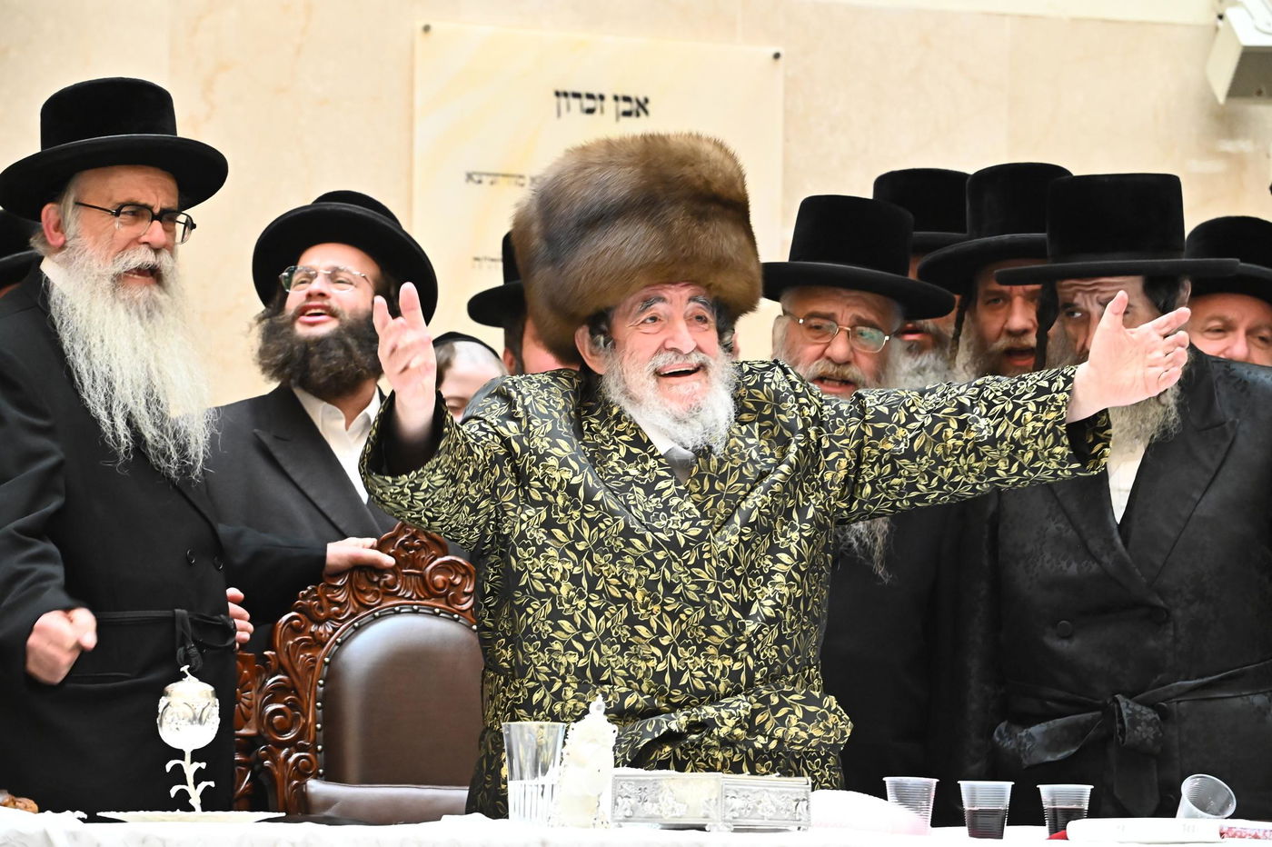 זאת חנוכה בחצה"ק ויז'ניץ