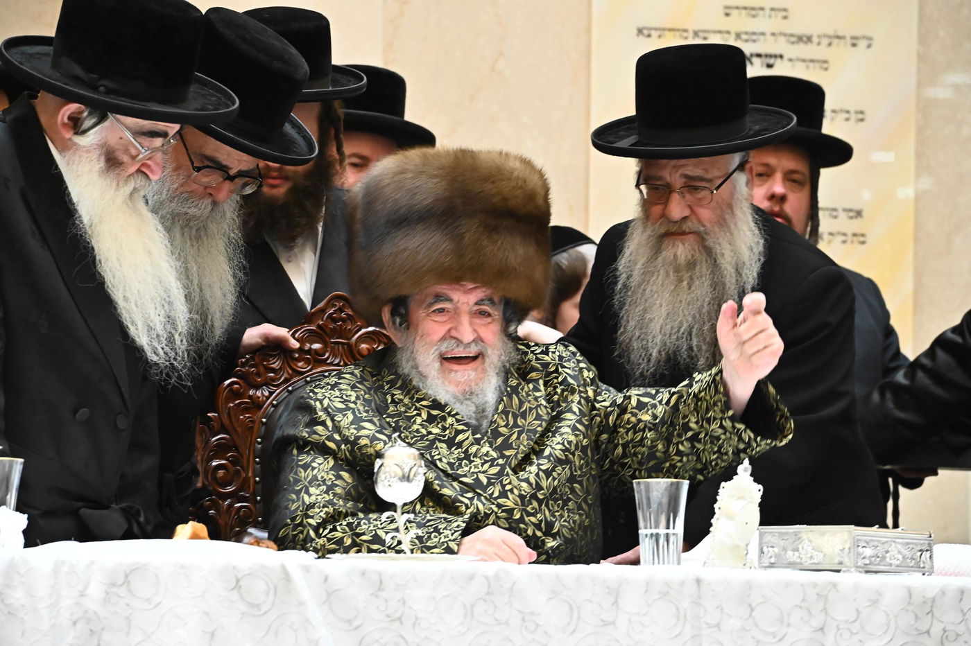 זאת חנוכה בחצה"ק ויז'ניץ