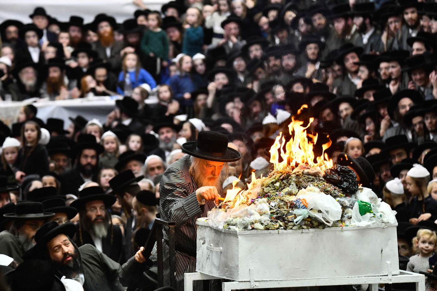 זאת חנוכה בחצה"ק תולדות אהרן