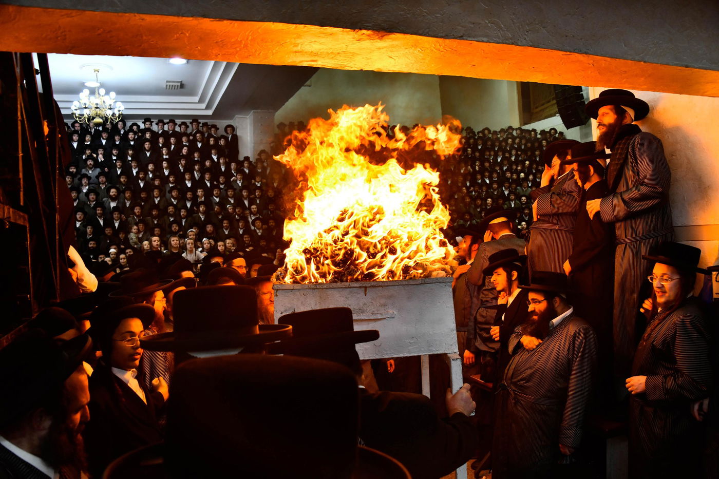 זאת חנוכה בחצה"ק תולדות אהרן