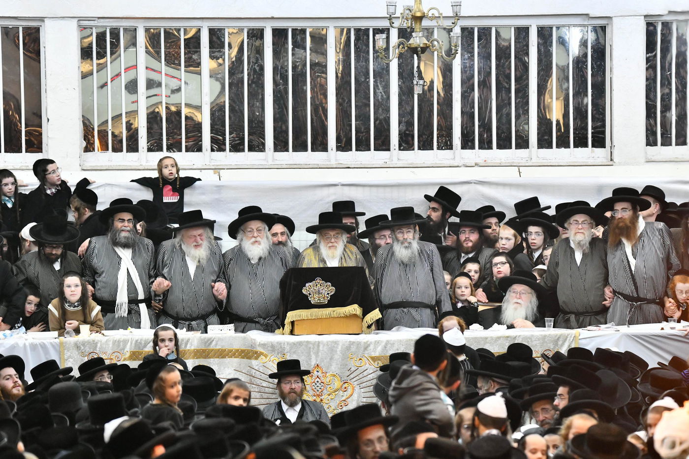 זאת חנוכה בחצה"ק תולדות אהרן