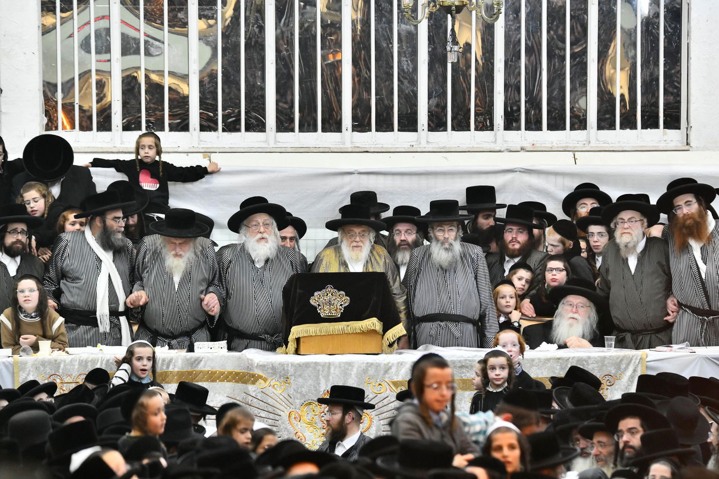 זאת חנוכה בחצה"ק תולדות אהרן