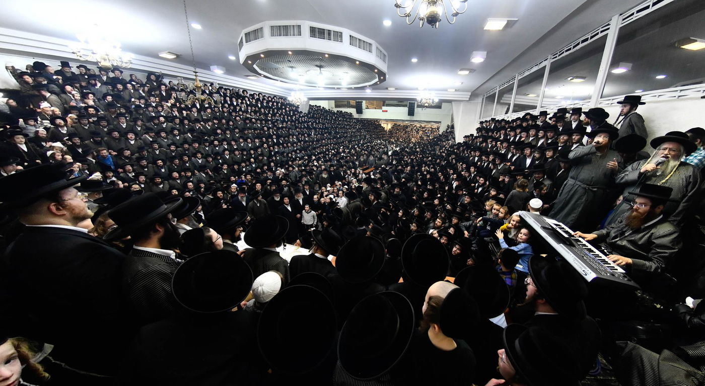 זאת חנוכה בחצה"ק תולדות אהרן