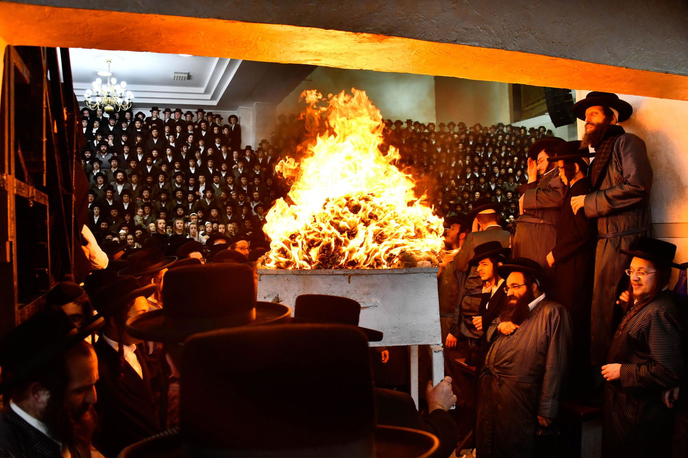 זאת חנוכה בחצה"ק תולדות אהרן