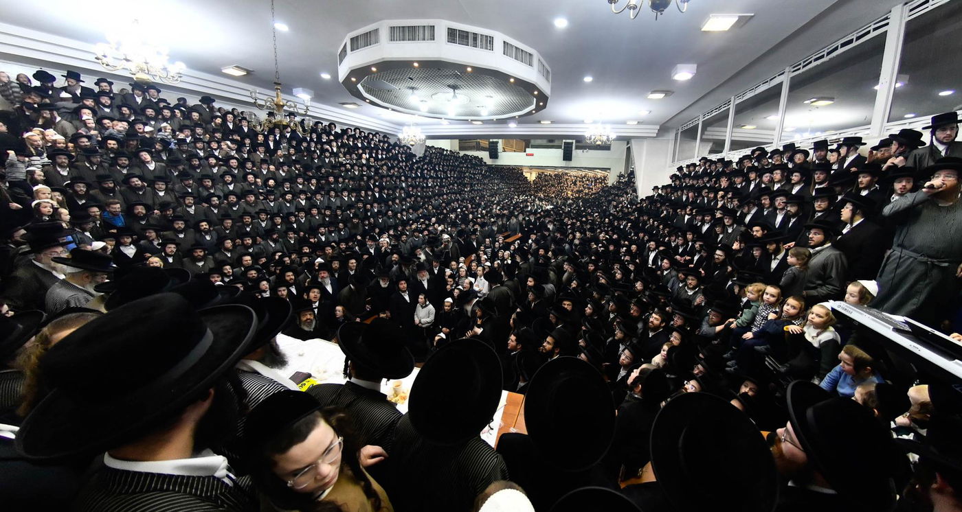 זאת חנוכה בחצה"ק תולדות אהרן