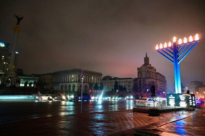 אנטישמיות? כך חגגו בעשרות מוקדים במקביל את הדלקת נרות חנוכה