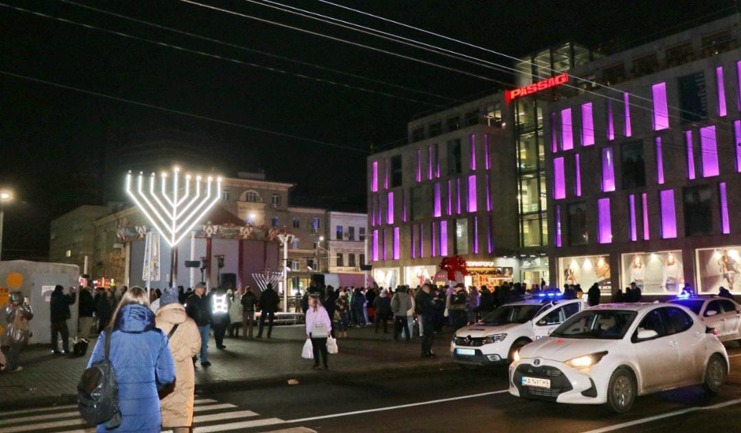 אנטישמיות? כך חגגו בעשרות מוקדים במקביל את הדלקת נרות חנוכה