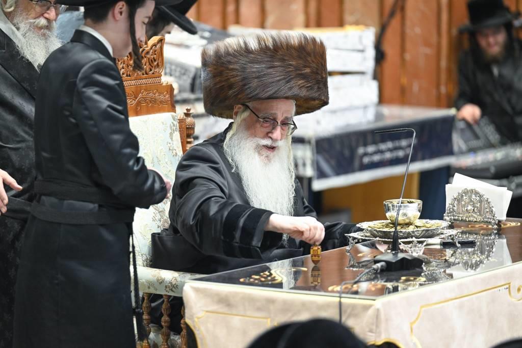 ערב ומוצאי שבת חנוכה בצאנז