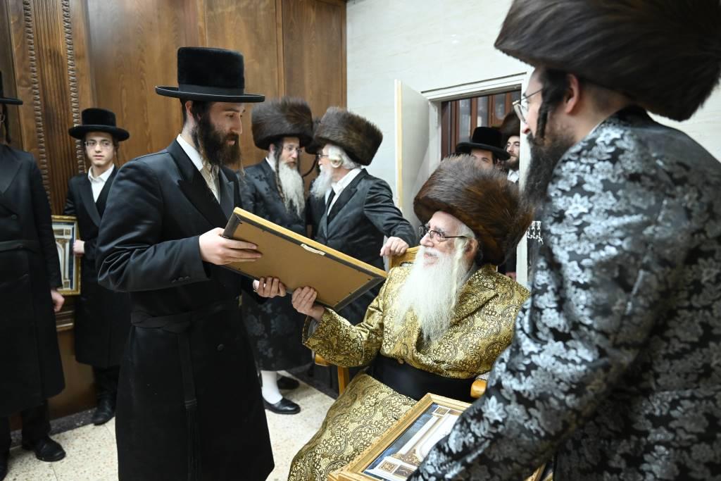 ערב ומוצאי שבת חנוכה בצאנז