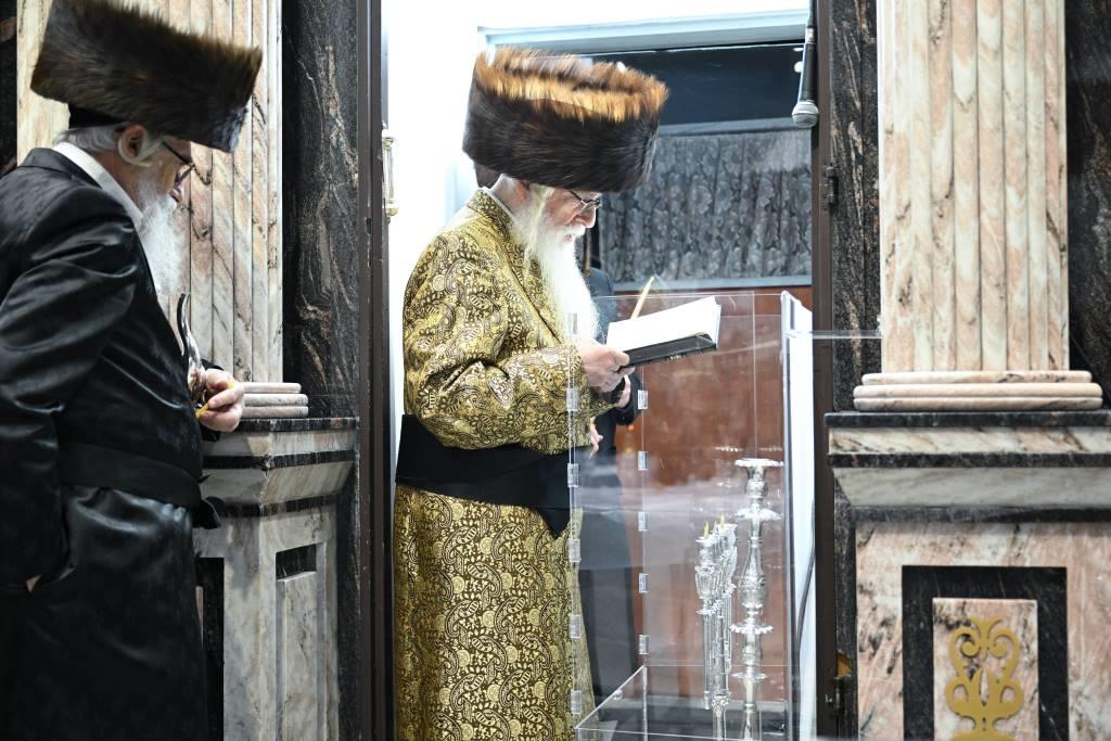 ערב ומוצאי שבת חנוכה בצאנז