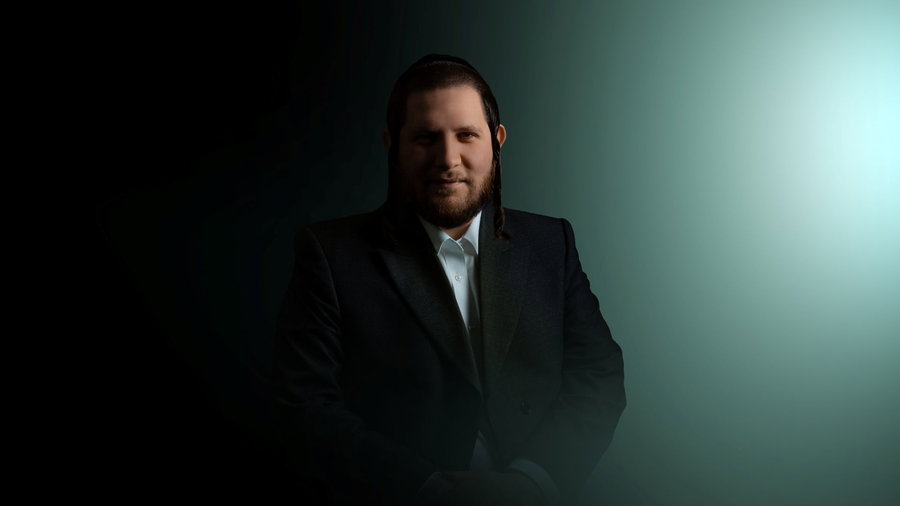 שלוש אצבעות, זמר אחד והרבה סגנונות // ביקורת אלבום