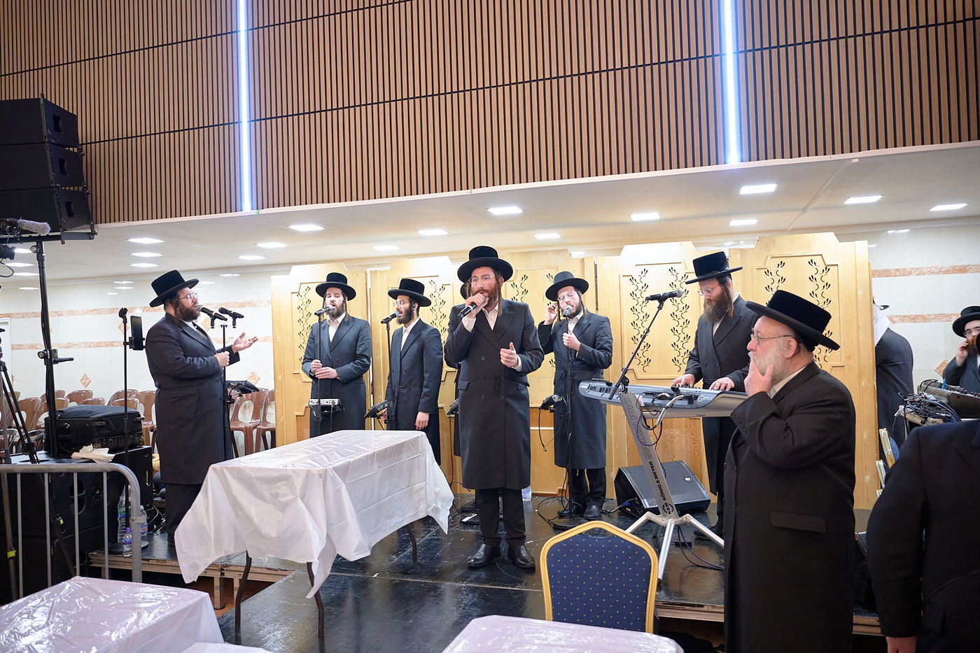 זאת חנוכה אצל הרה"צ רבי שמעלקא בידרמן בלונדון