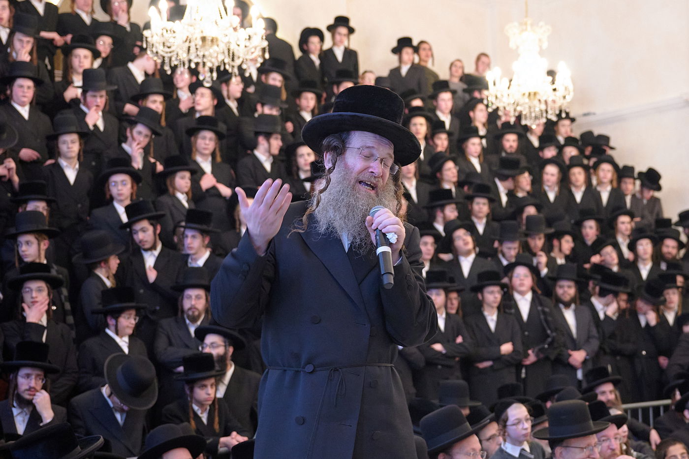 זאת חנוכה אצל הרה"צ רבי שמעלקא בידרמן בלונדון