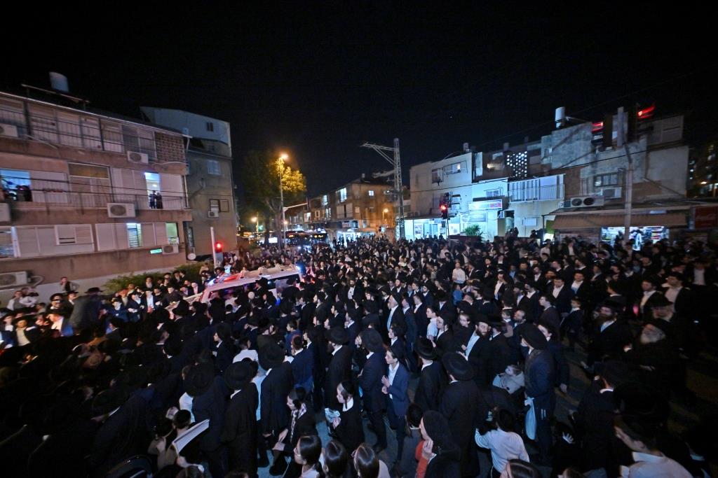 מעמד קבלת פנים ברחובות בני ברק לאסירי עולם התורה