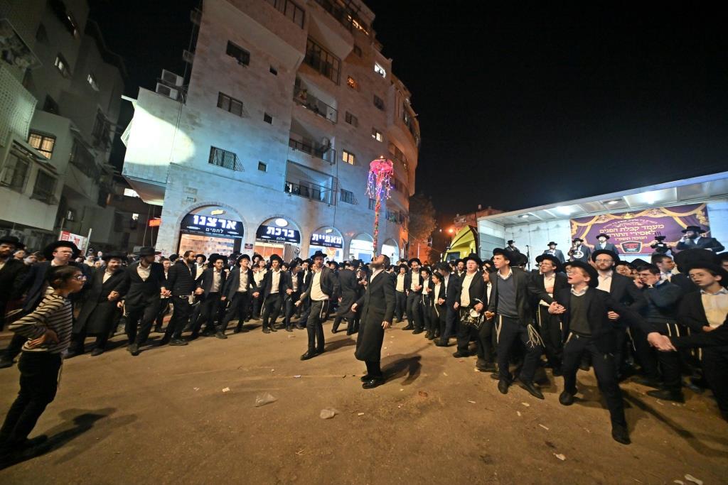 מעמד קבלת פנים ברחובות בני ברק לאסירי עולם התורה