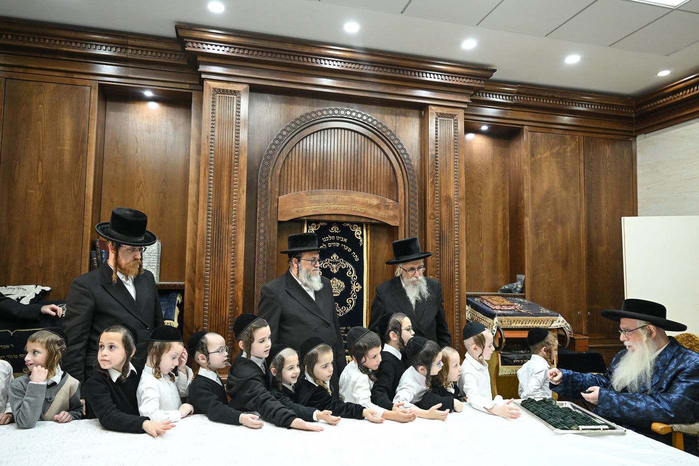 זאת חנוכה בחצה"ק צאנז