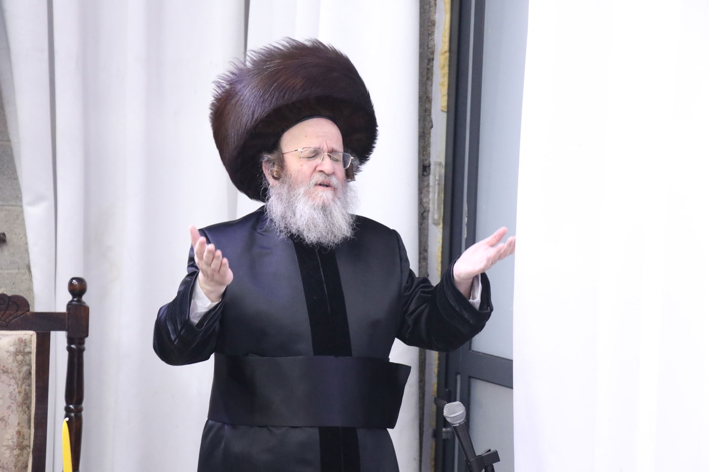 חנוכה בחצה"ק דינוב