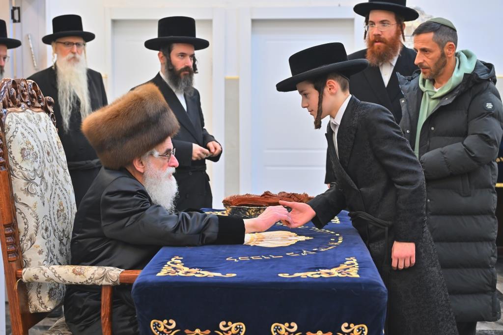 חנוכה בחצה"ק ויזניץ