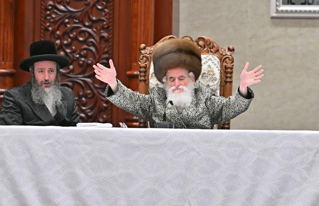 חנוכה בחצה"ק ויזניץ