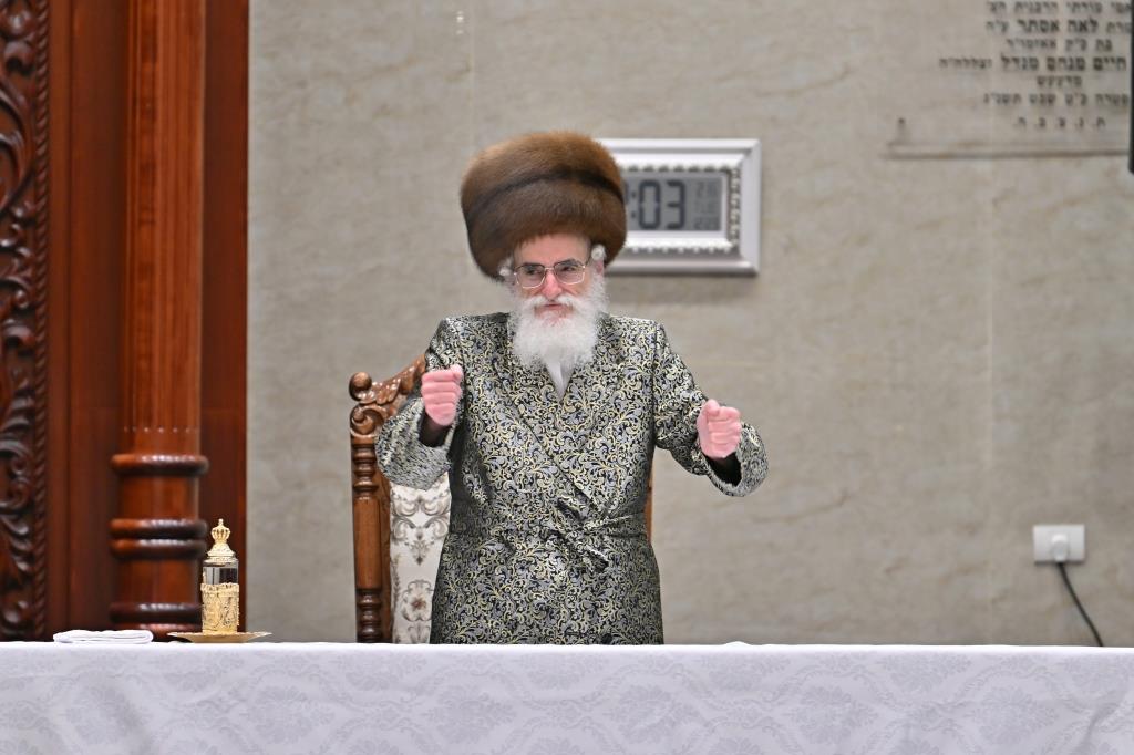 חנוכה בחצה"ק ויזניץ