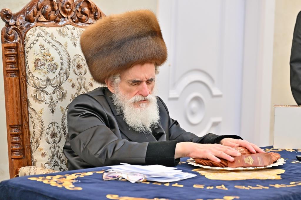 חנוכה בחצה"ק ויזניץ