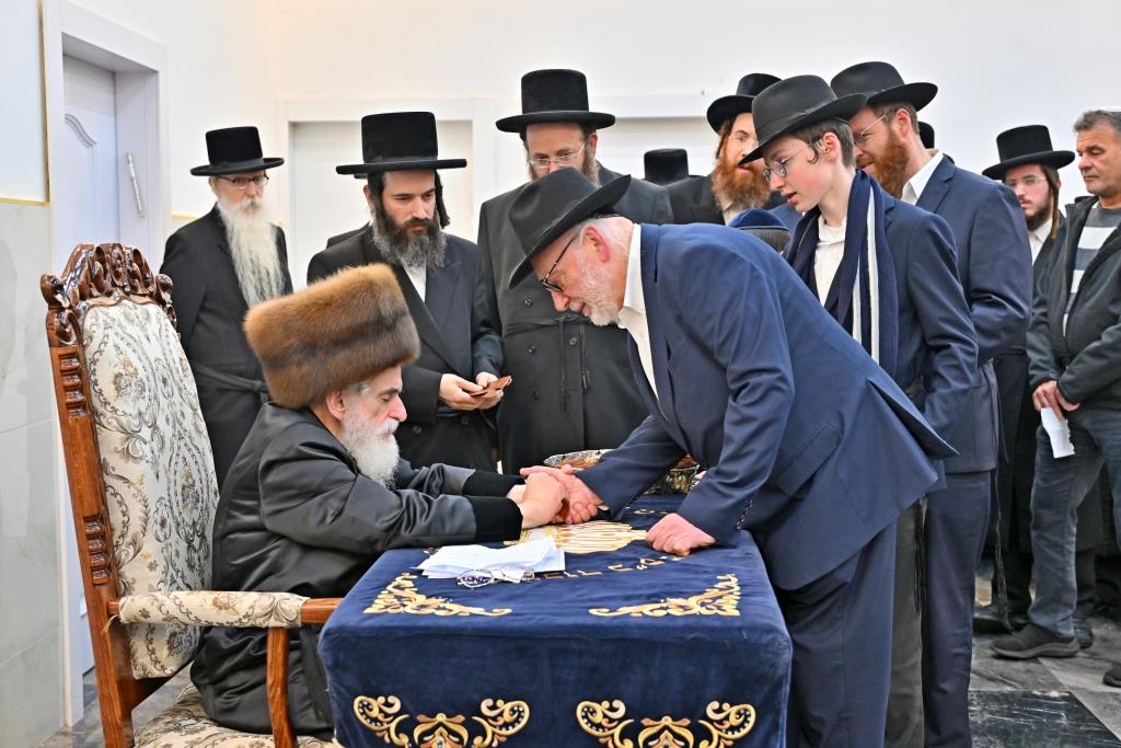 חנוכה בחצה"ק ויזניץ