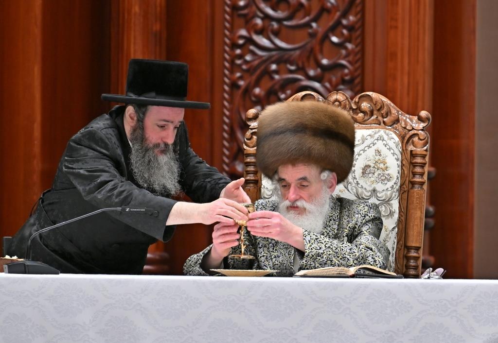 חנוכה בחצה"ק ויזניץ