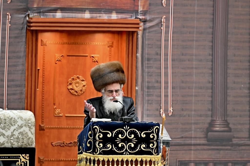 חנוכה בחצה"ק ויזניץ